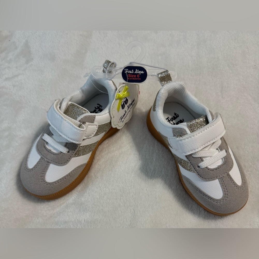 First Steps Size 6 Sneakers - Picture 3 of 7